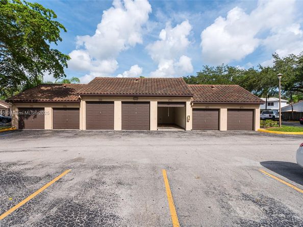 4201 W Mcnab Rd 27, Pompano Beach FL 33069