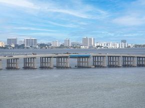 700 NE 24TH St 706, Miami FL 33137