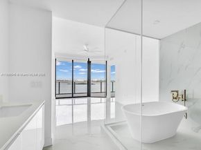 700 NE 24TH St 706, Miami FL 33137