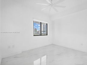 700 NE 24TH St 706, Miami FL 33137