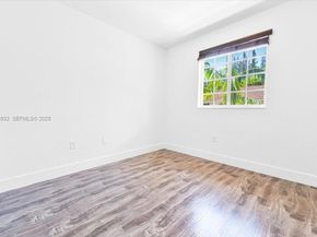 21007 NW 14 Pl 351, Miami Gardens FL 33169