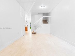 21007 NW 14 Pl 351, Miami Gardens FL 33169