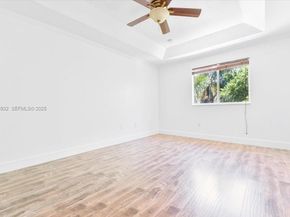 21007 NW 14 Pl 351, Miami Gardens FL 33169