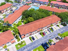 21007 NW 14 Pl 351, Miami Gardens FL 33169