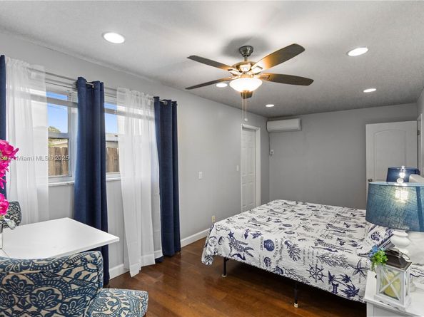 4515 Jackson St, Hollywood FL 33021