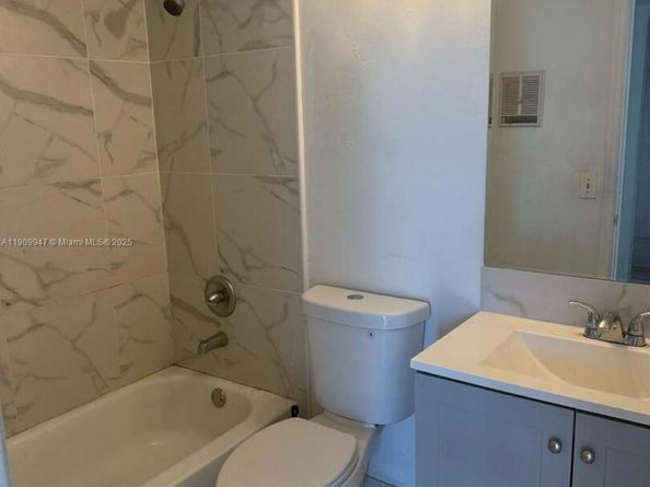 438 NE 210th Cir Ter 2024B, Miami FL 33179