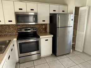 438 NE 210th Cir Ter 2024B, Miami FL 33179