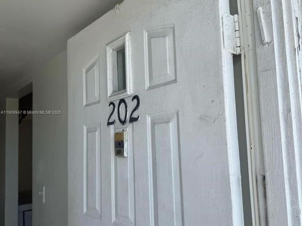 438 NE 210th Cir Ter 2024B, Miami FL 33179