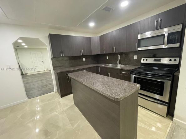 10415 NW 35th Ave, Miami FL 33147