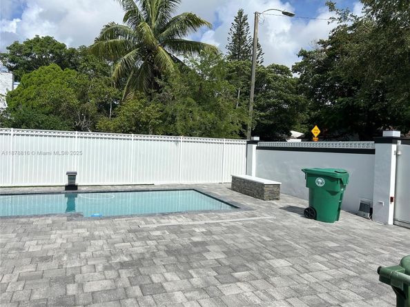 400 SW 47th Ave, Coral Gables FL 33134