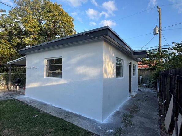 440 E 37th St, Hialeah FL 33013