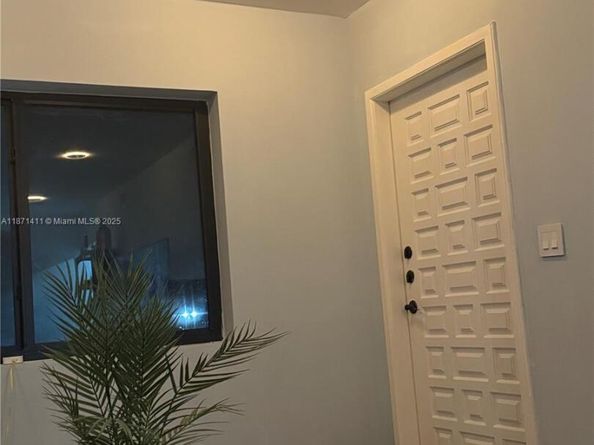 440 E 37th St, Hialeah FL 33013