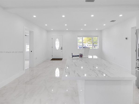 1130 NW 91st St, Miami FL 33150