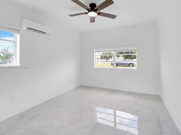 1130 NW 91st St, Miami FL 33150