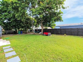 1130 NW 91st St, Miami FL 33150