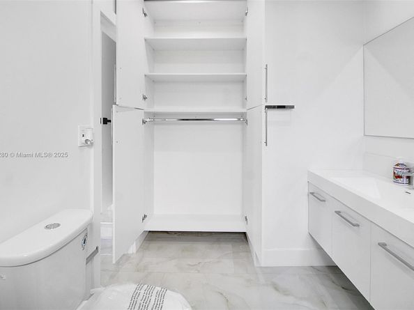 1130 NW 91st St, Miami FL 33150