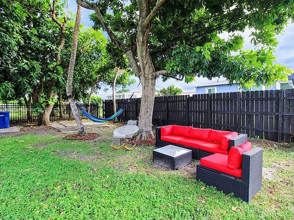 1130 NW 91st St, Miami FL 33150