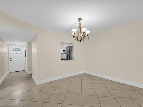 681 S Hollybrook Dr 109, Pembroke Pines FL 33025