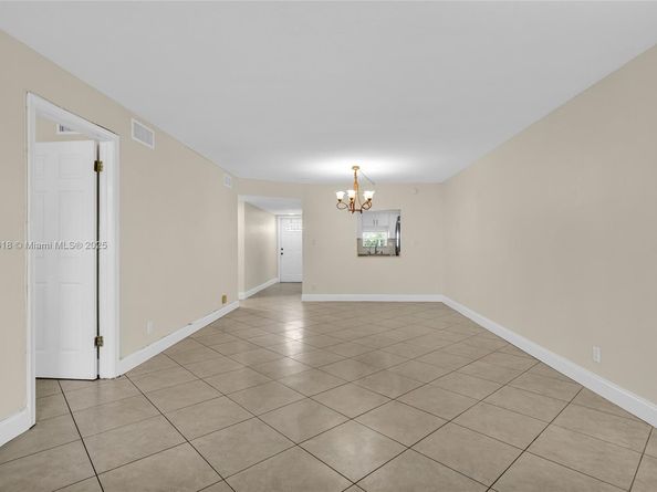 681 S Hollybrook Dr 109, Pembroke Pines FL 33025