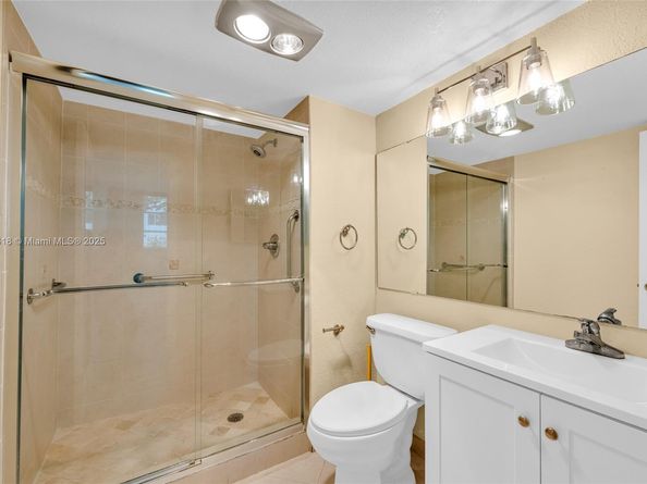 681 S Hollybrook Dr 109, Pembroke Pines FL 33025