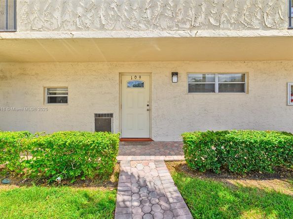 681 S Hollybrook Dr 109, Pembroke Pines FL 33025