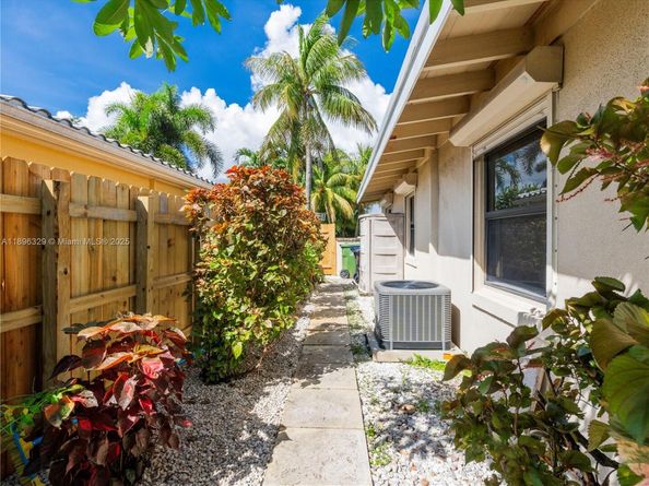 1212 NE 17th Ter, Fort Lauderdale FL 33304