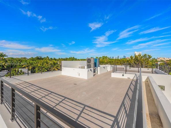 3551 Crystal Ct, Miami FL 33133