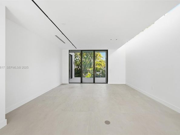 3551 Crystal Ct, Miami FL 33133