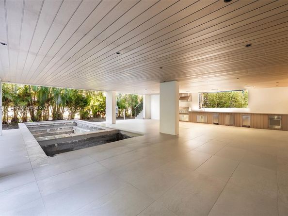 3551 Crystal Ct, Miami FL 33133