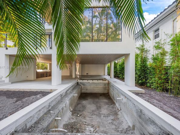 3551 Crystal Ct, Miami FL 33133