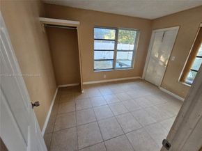 6990 SW 1st St, Margate FL 33068