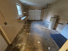 6990 SW 1st St, Margate FL 33068