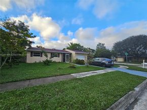 6990 SW 1st St, Margate FL 33068