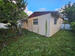 6990 SW 1st St, Margate FL 33068