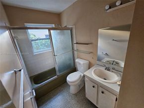 6990 SW 1st St, Margate FL 33068