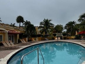 17901 NW 68 ave T205, Hialeah FL 33015