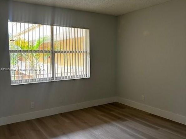 17901 NW 68 ave T205, Hialeah FL 33015