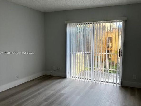 17901 NW 68 ave T205, Hialeah FL 33015