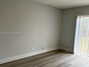 17901 NW 68 ave T205, Hialeah FL 33015