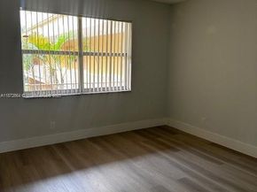 17901 NW 68 ave T205, Hialeah FL 33015