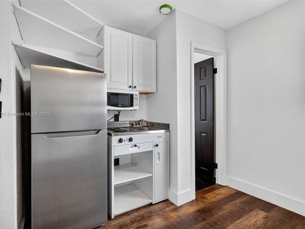 765 NW 46th St, Miami FL 33127
