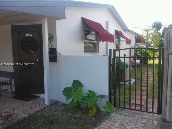 2512 Island Dr, Miramar FL 33023