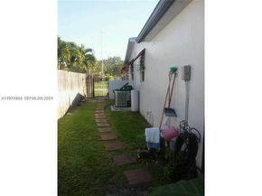 2512 Island Dr, Miramar FL 33023