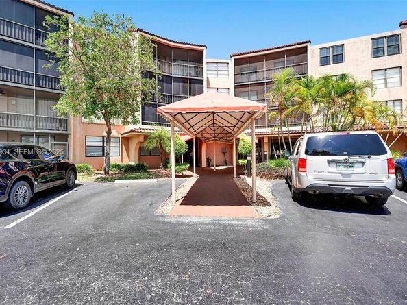 3800 N Hills Dr 206, Hollywood FL 33021