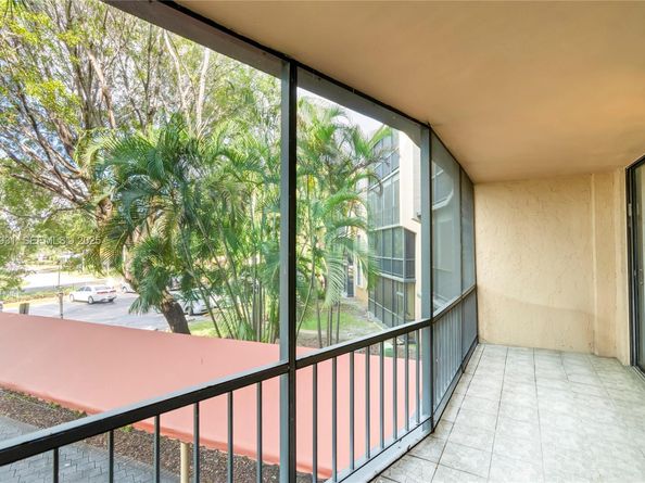 3800 N Hills Dr 206, Hollywood FL 33021