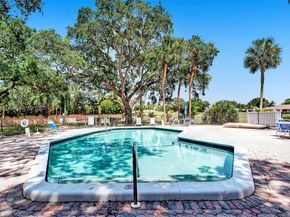 3800 N Hills Dr 206, Hollywood FL 33021