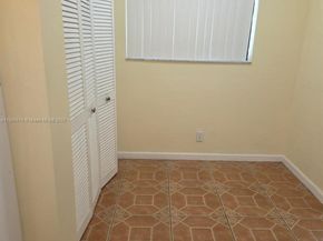 117 Lake Emerald Dr 108, Oakland Park FL 33309