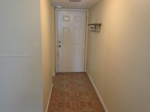 117 Lake Emerald Dr 108, Oakland Park FL 33309