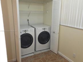 117 Lake Emerald Dr 108, Oakland Park FL 33309