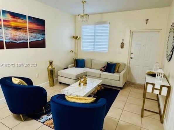 2811 SE 17th Ave 110, Homestead FL 33035